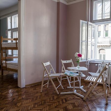 Roommates Hostel Beograd Eksteriør billede