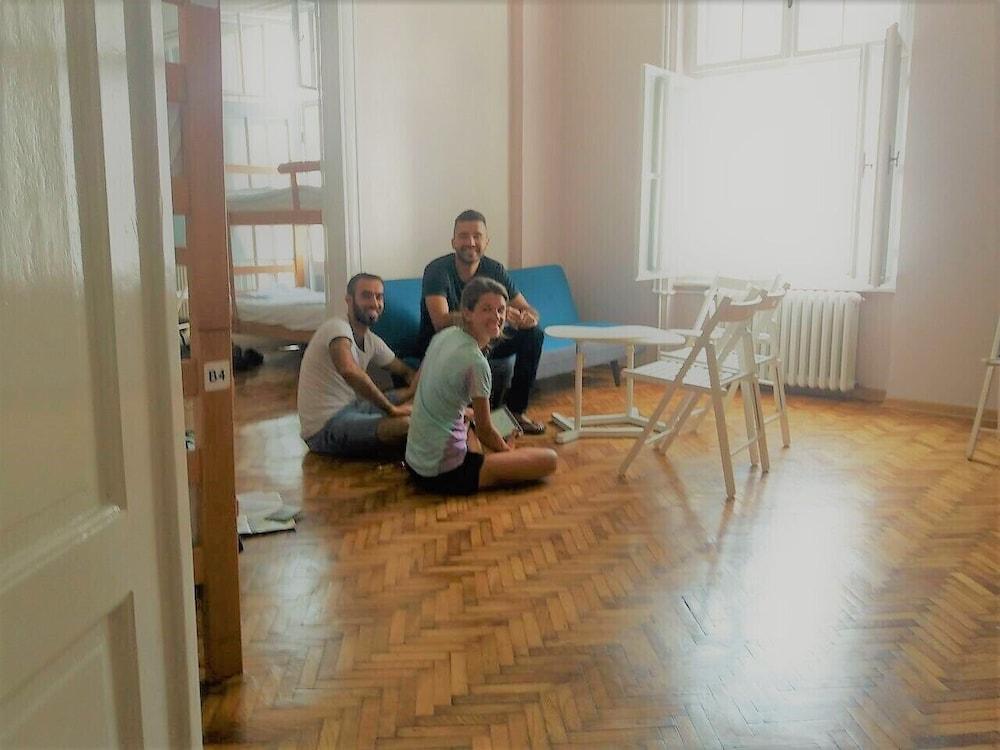 Roommates Hostel Beograd Eksteriør billede
